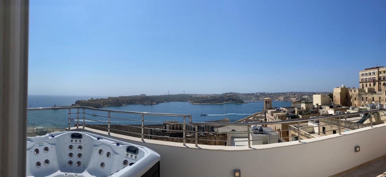 Luxury 4-bedroom Duplex With Stunning Sea Views Private Terrace And Jacuzzi Apartman