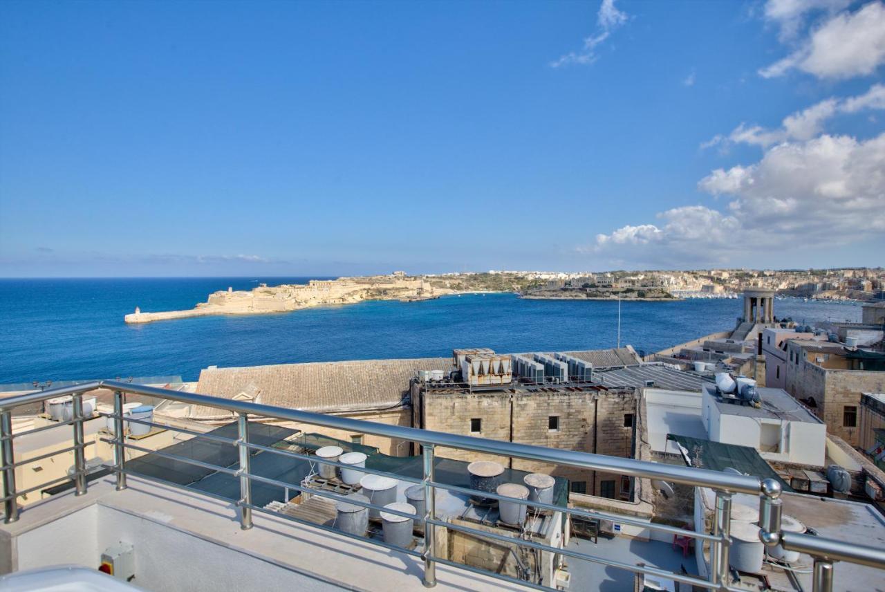 Luxury 4-bedroom Duplex With Stunning Sea Views Private Terrace And Jacuzzi Apartman Valletta