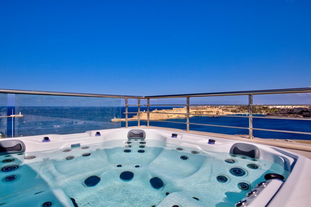Apartman Luxury 4-bedroom Duplex With Stunning Sea Views Private Terrace And Jacuzzi Valletta