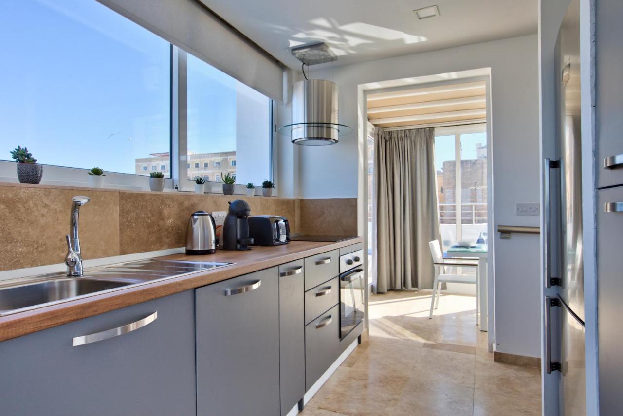 Luxury 4-bedroom Duplex With Stunning Sea Views Private Terrace And Jacuzzi Apartman *